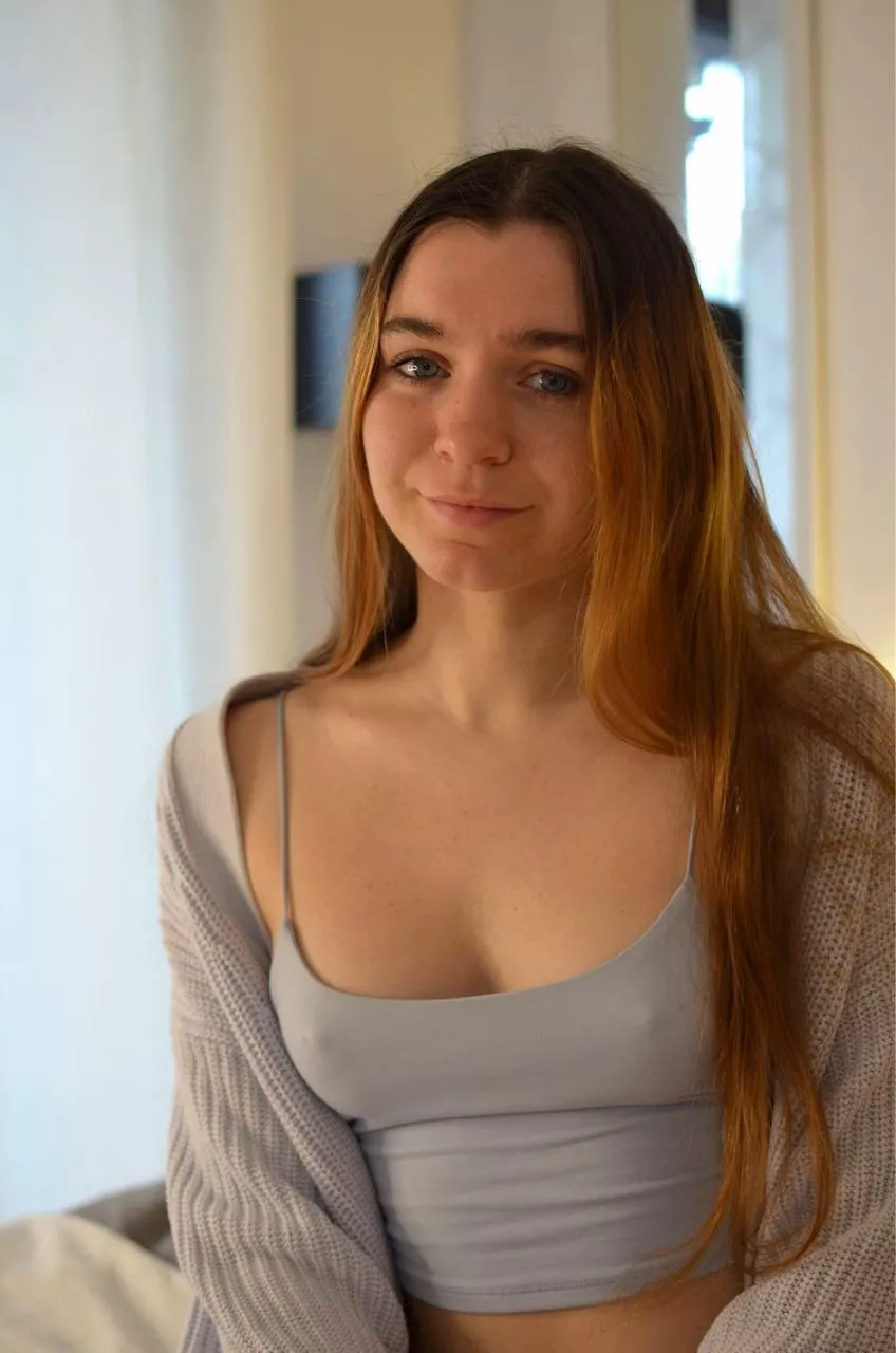 No bra at home it's normal 😊😋