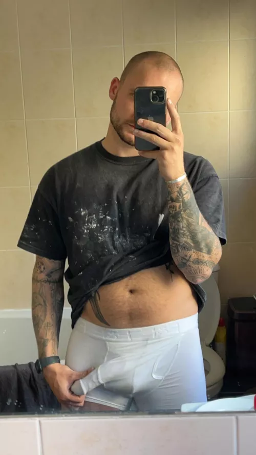 Nothing better than white for a good outline