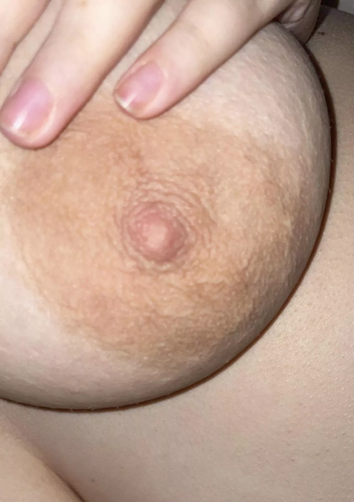 Someone come suck on my tits🥺