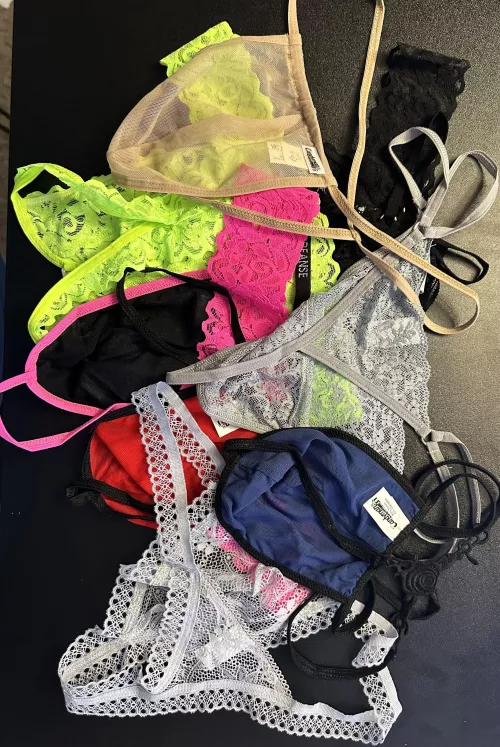 Tell me which one to wear in the morning and post!