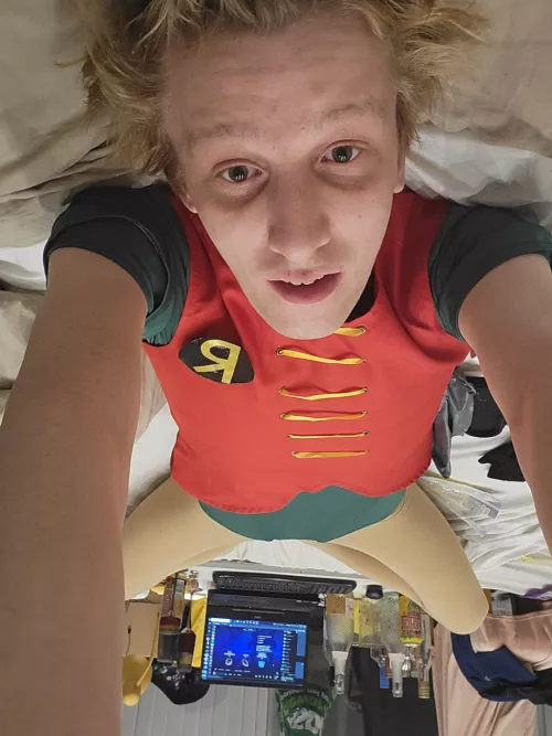 The Boy Wonder Waiting for Someone to play LoL 😏