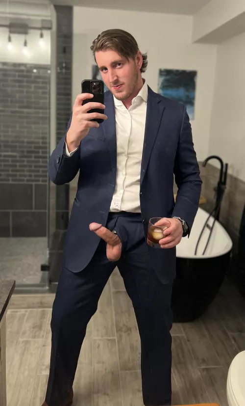 Thirsty Thursday means a stiff cocktail is in order 🥃😏