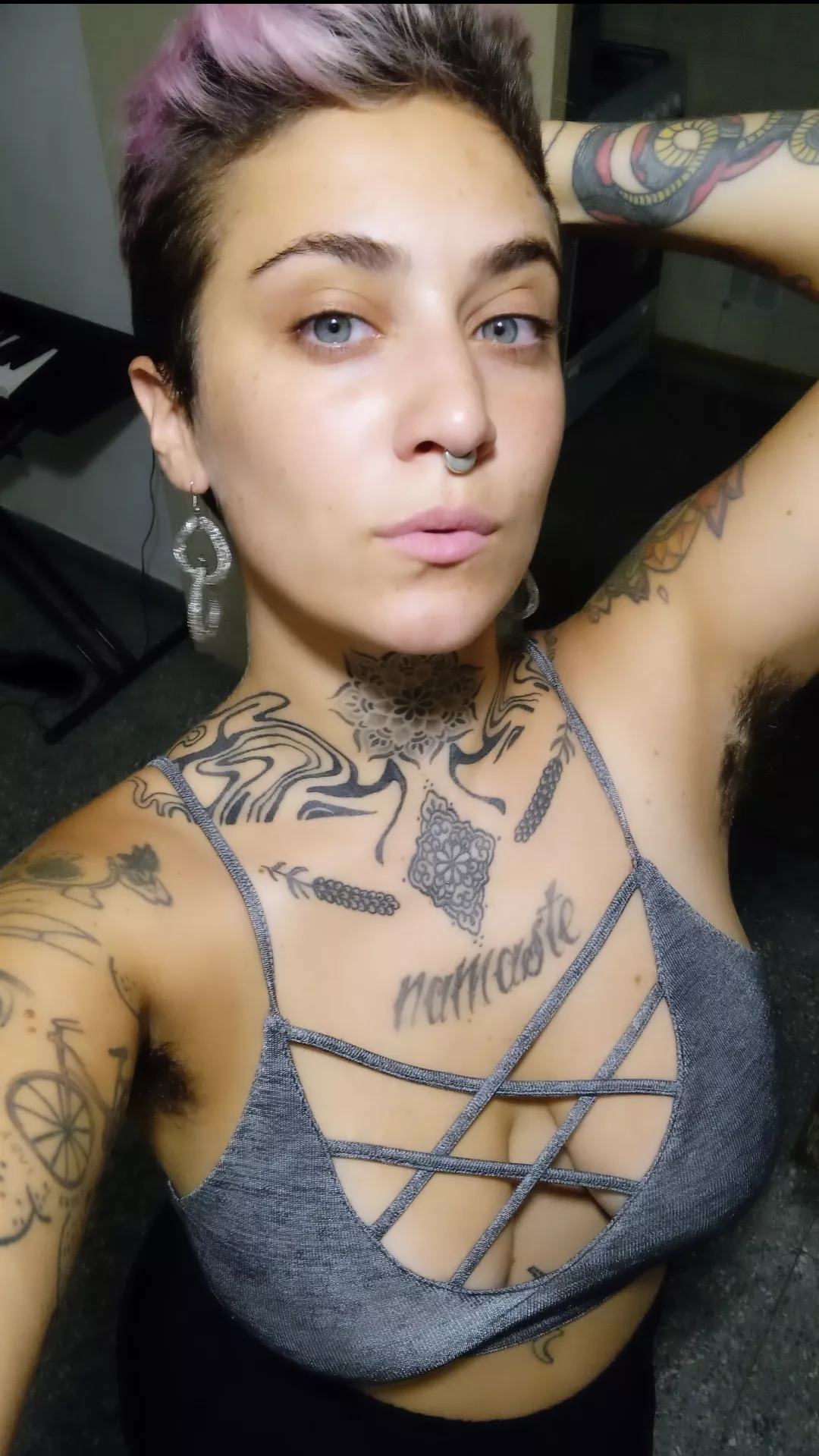 Wanna see how hairy and thick I am?