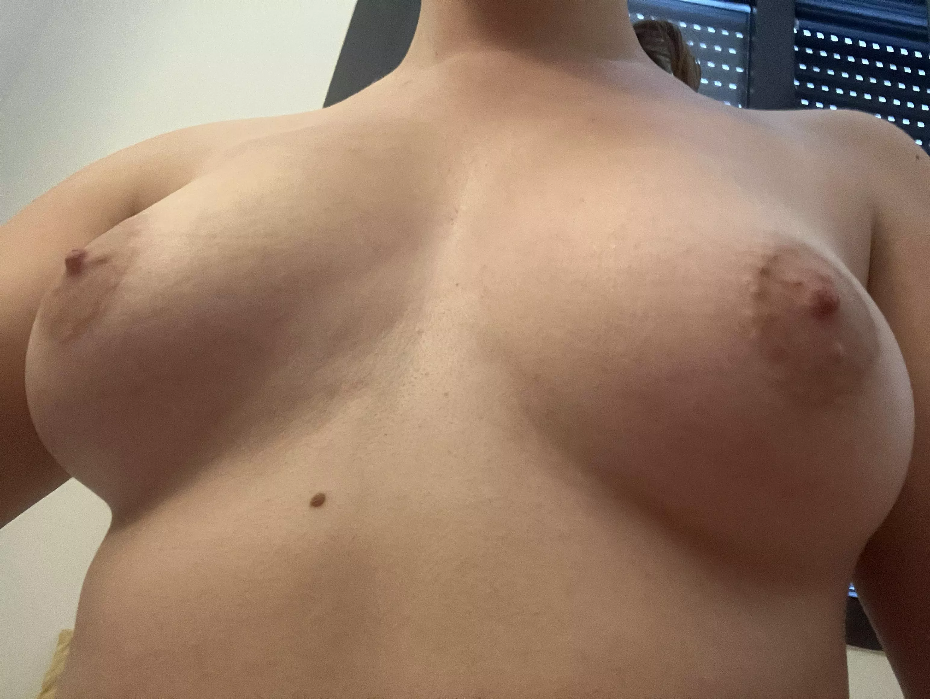 What catches ur attention first?