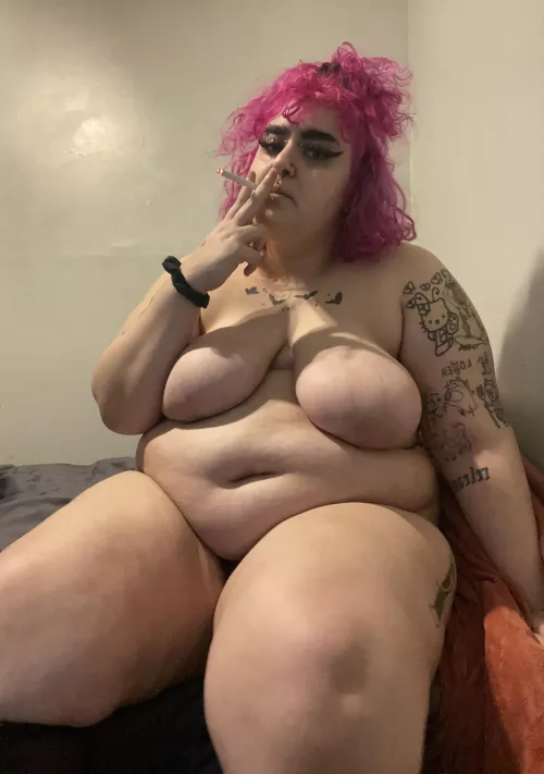 would u smoke a cigarette w me 🥺 21 F