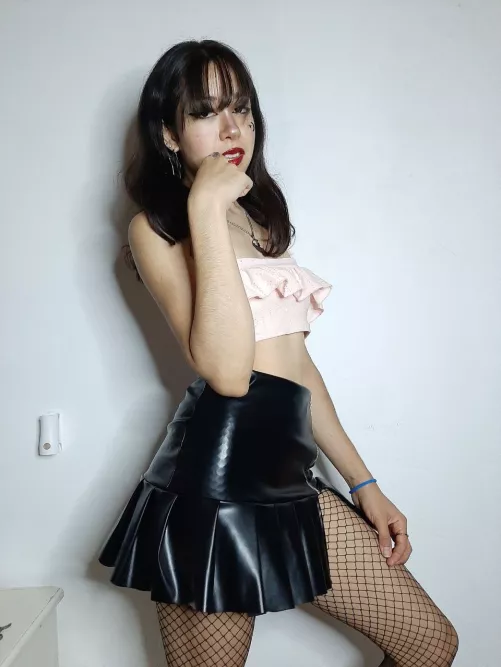 Would you fuck a 18 yo college girl like me ? 💕