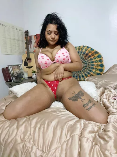 Would you play with my pretty pussy?