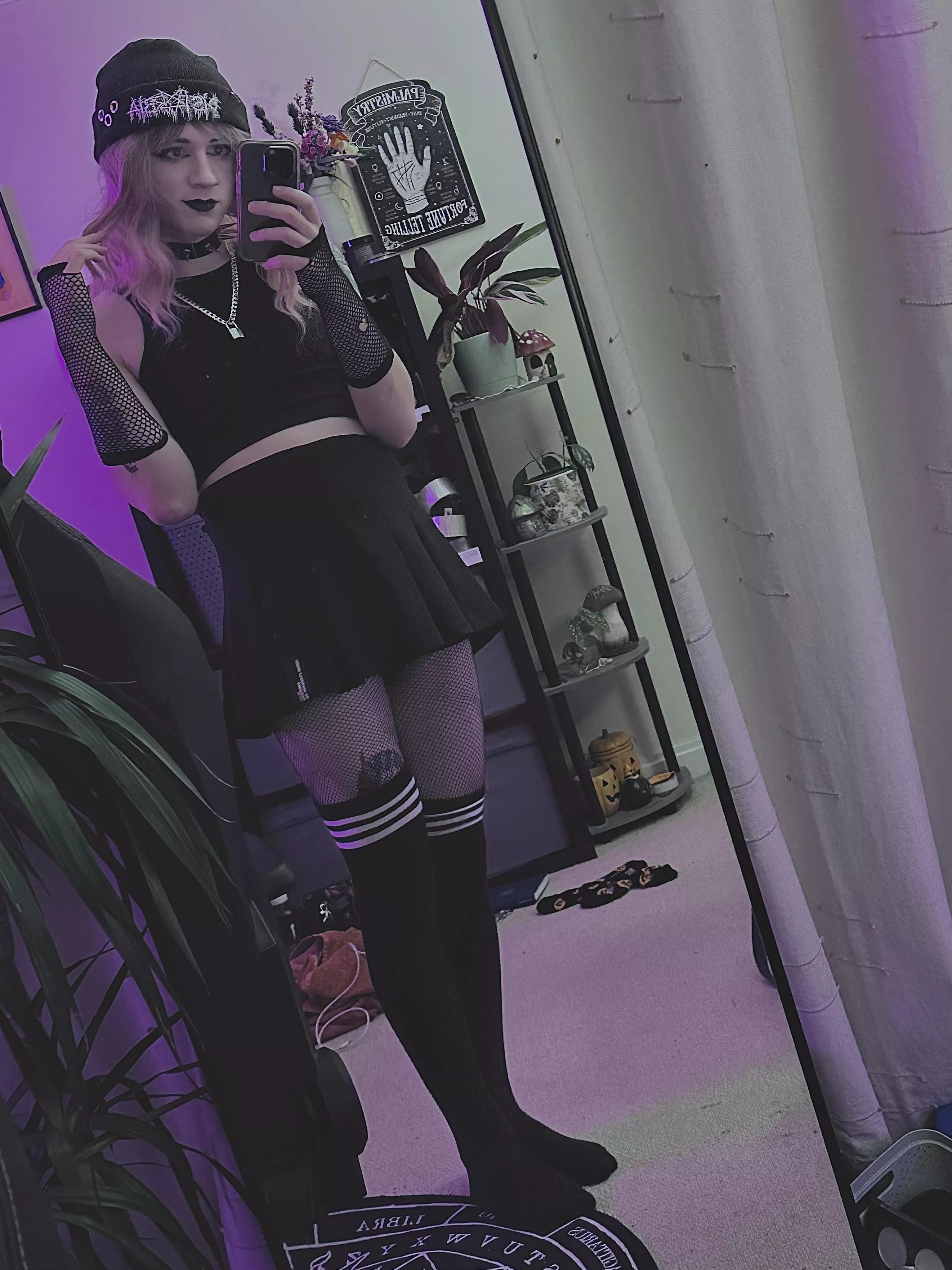 you guys like goths?