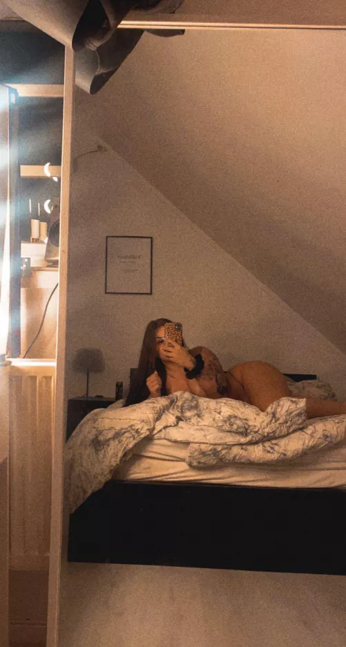 You’re only allowed to upvote this if you want to be my fucktoy [domme] [oc]