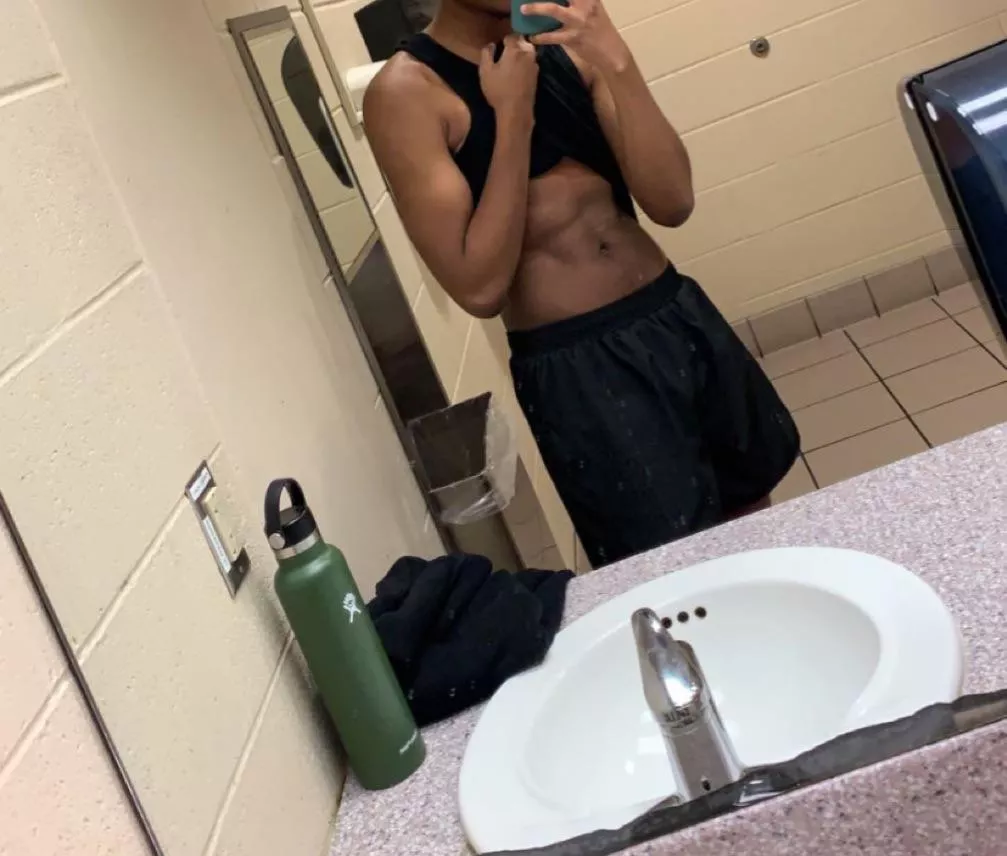 21 m usa hmu @jmj.lyons