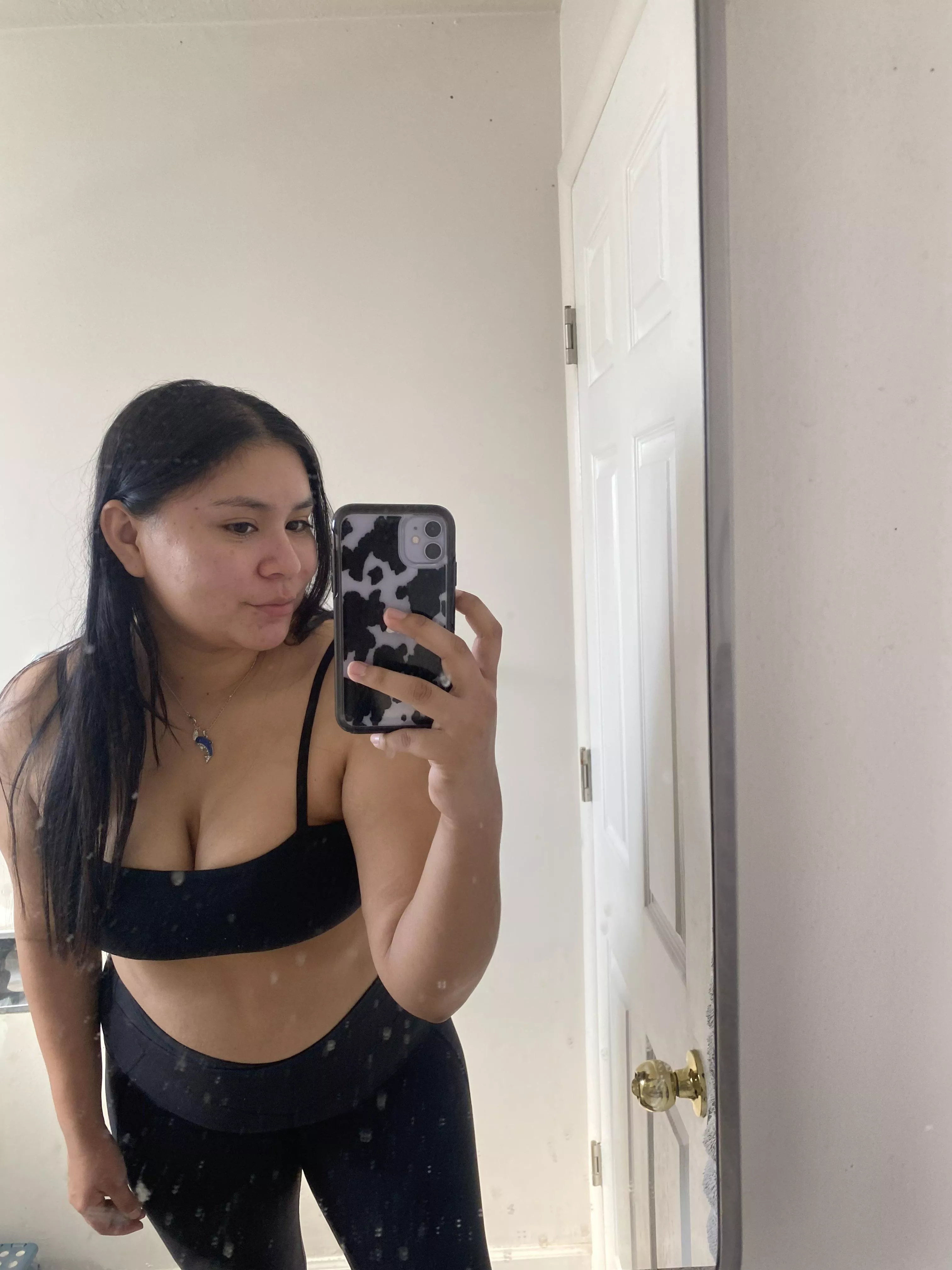 23F anyone wanna fuck a thick Latina in front of my hubby?