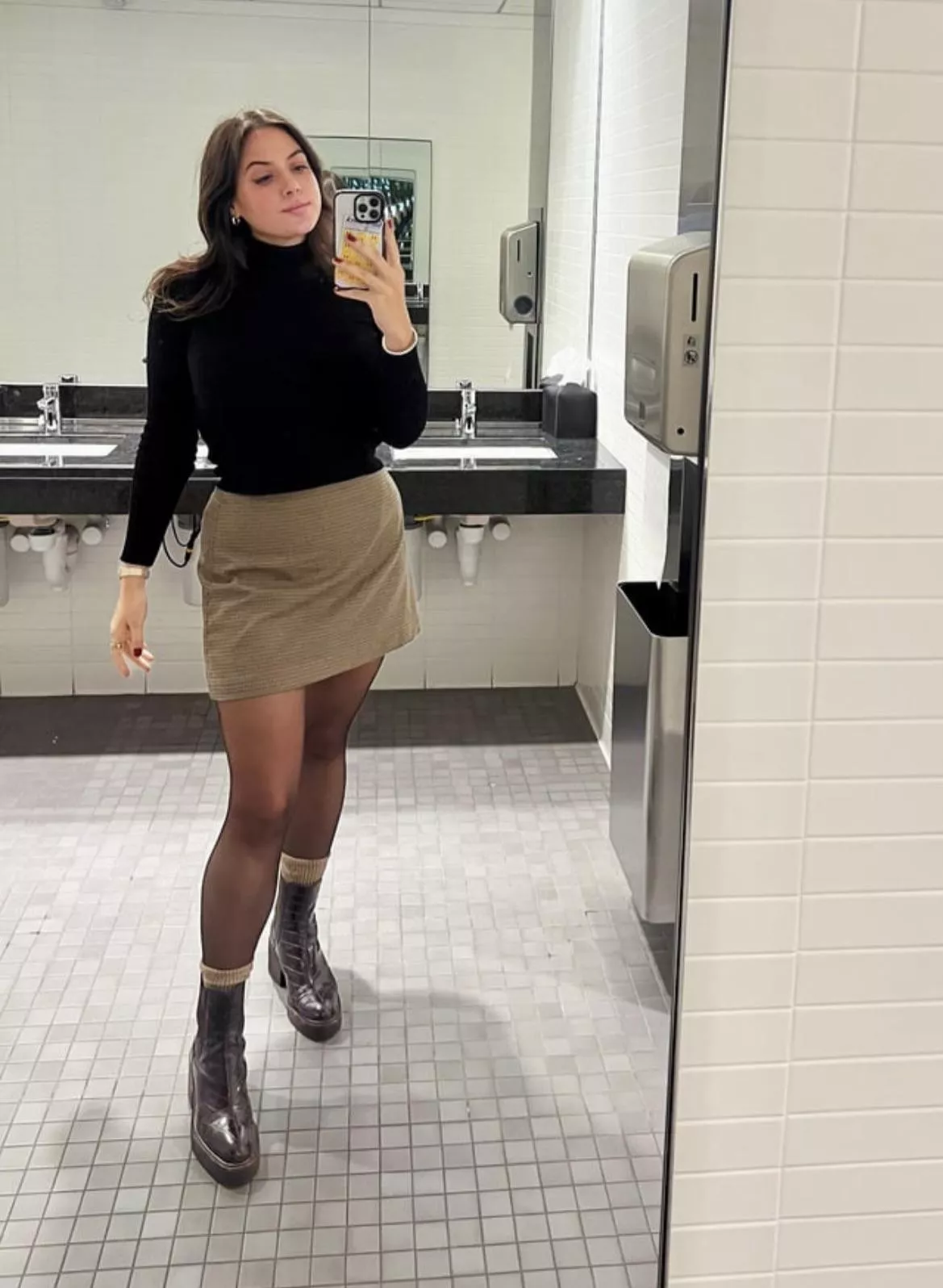 A lil’ leg at work