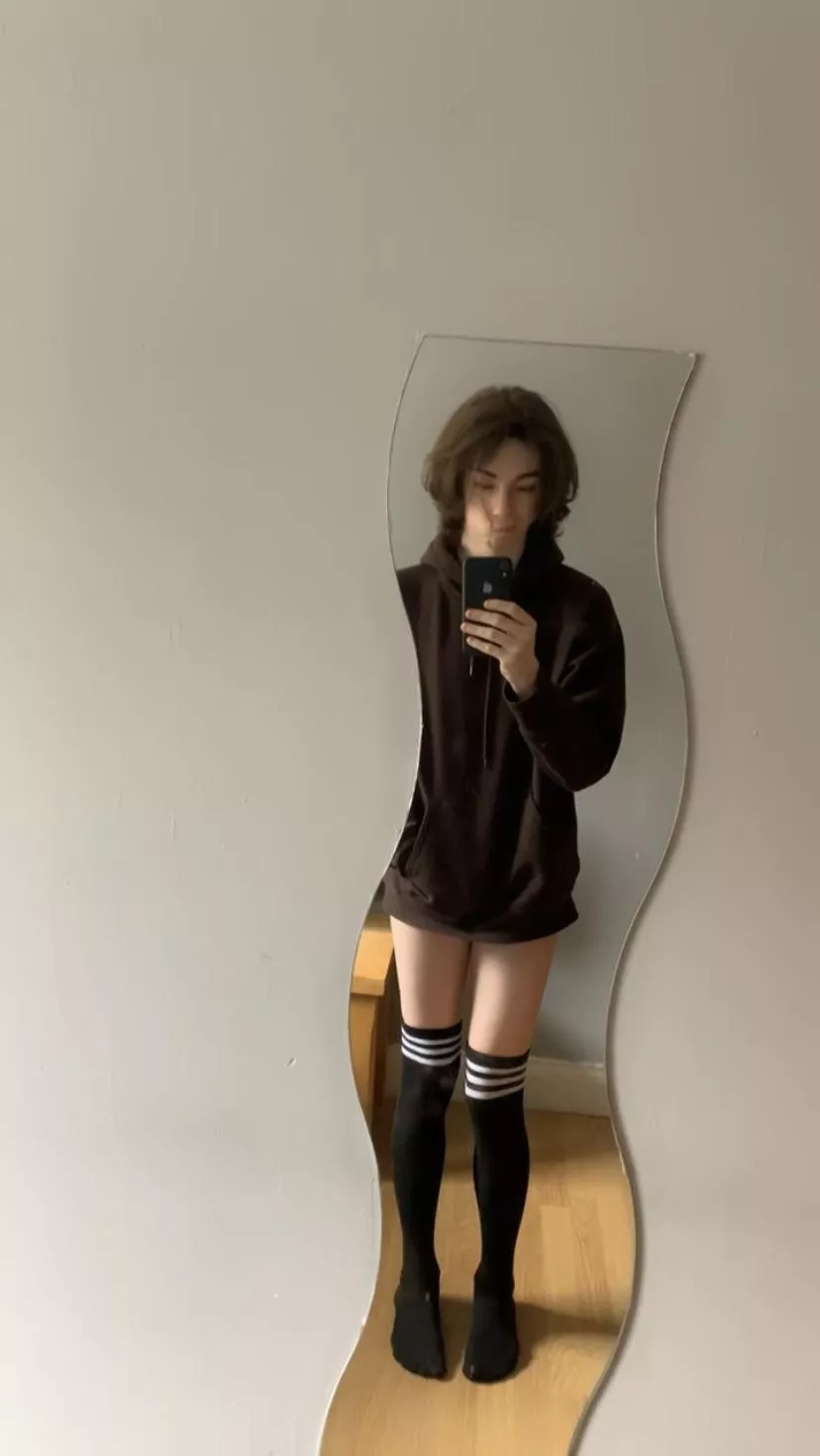 aghhhhgh femboy friday🫠🫠