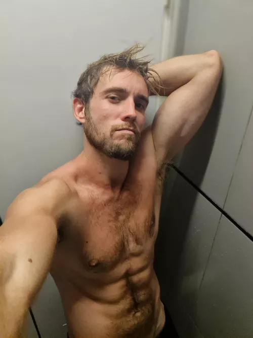 another armpit posing !