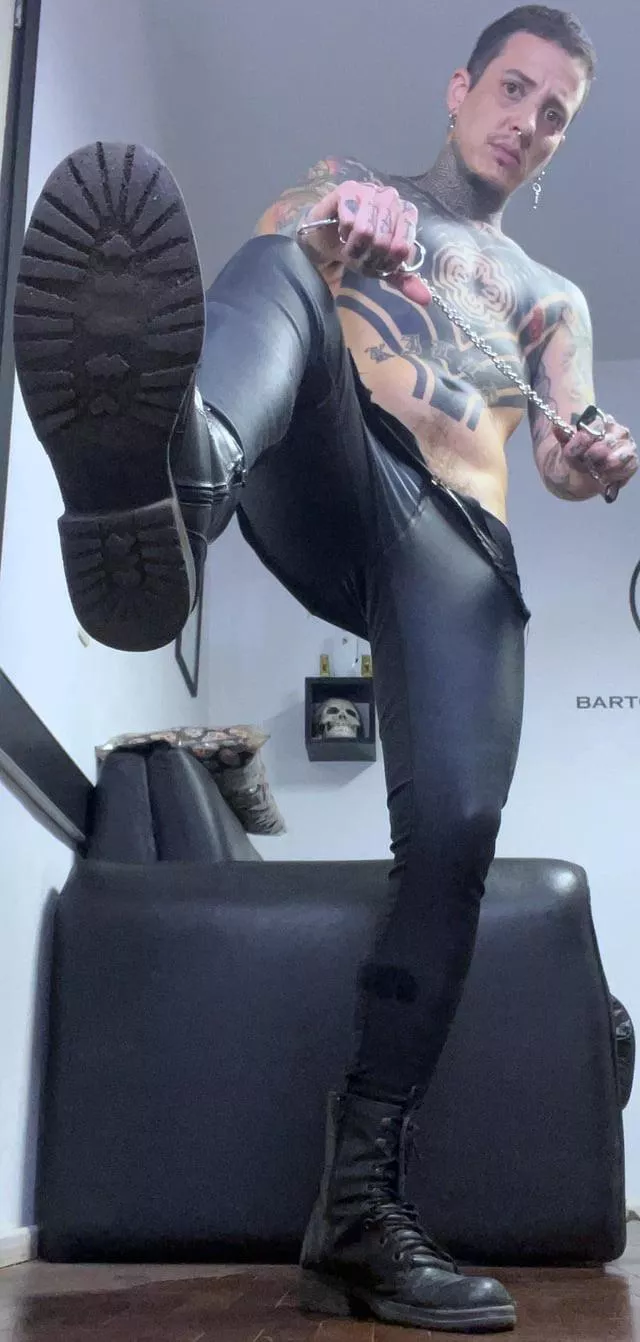 Daddy will take you for a walk only if you’re a good puppy? Are you?🐶 (transman Daddy)