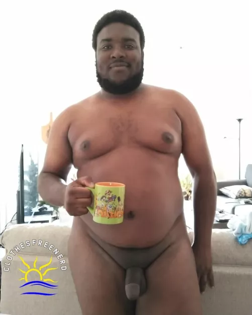 Enjoying a bit of Friday freedom while I can. Happy weekend eve ✌🏿😎