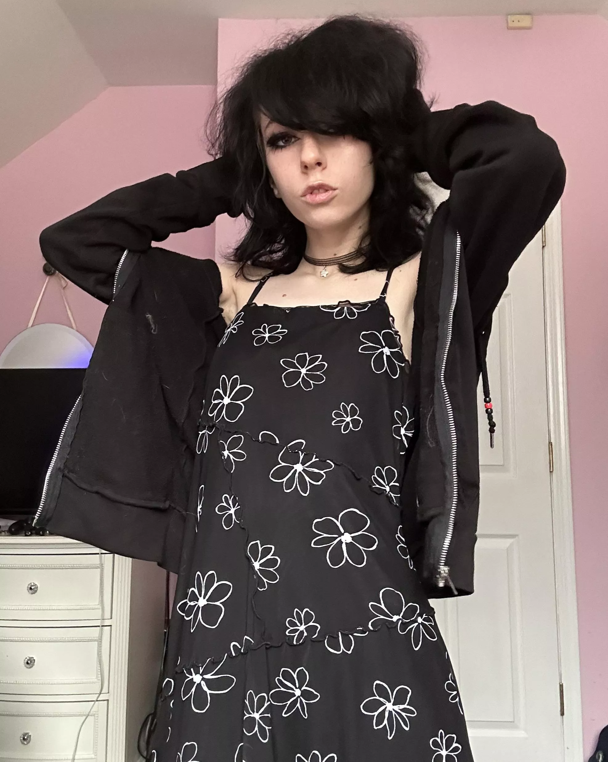 Good afternoon fellow femboys 🖤✨