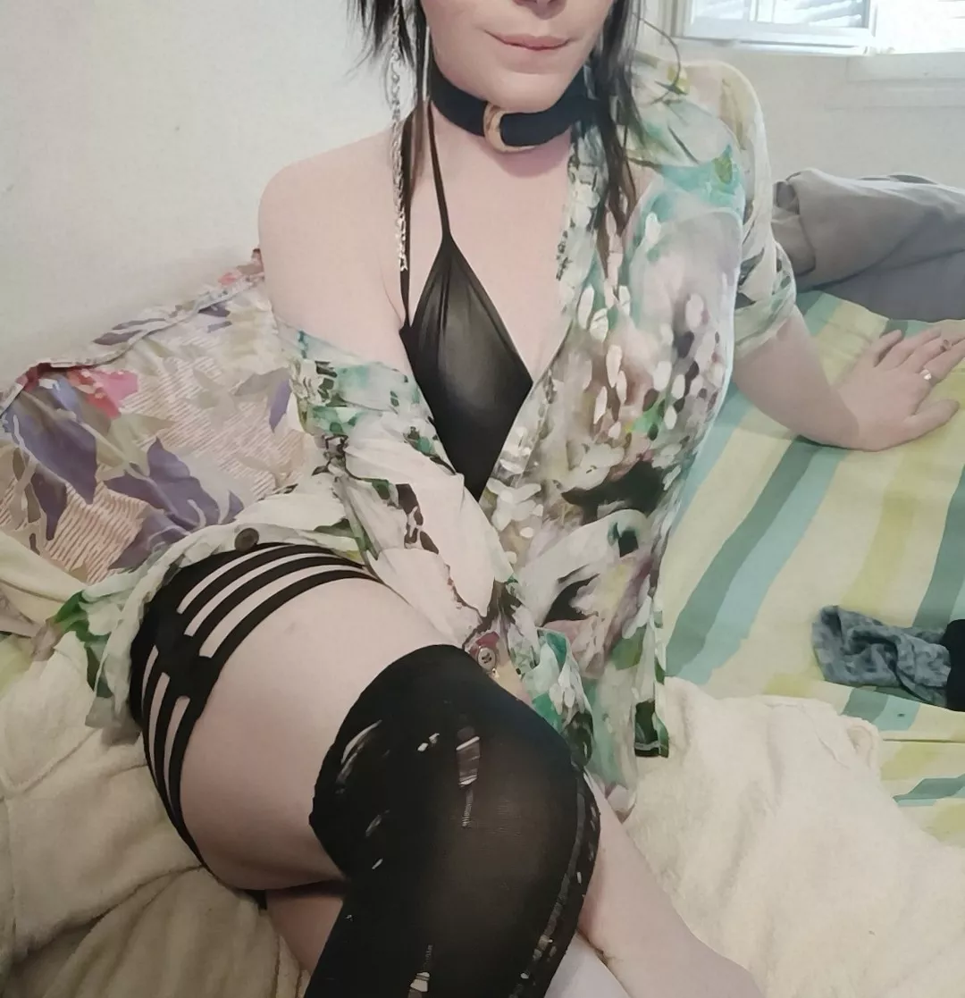 Happy friday lil femboys :3