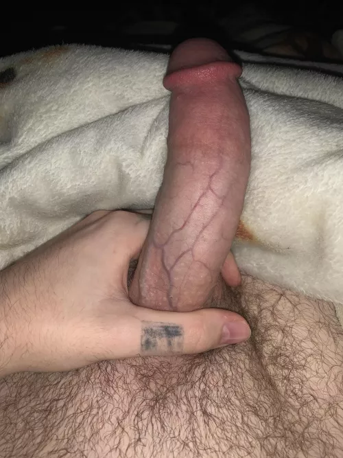 HMU I’m horny and lonely😍