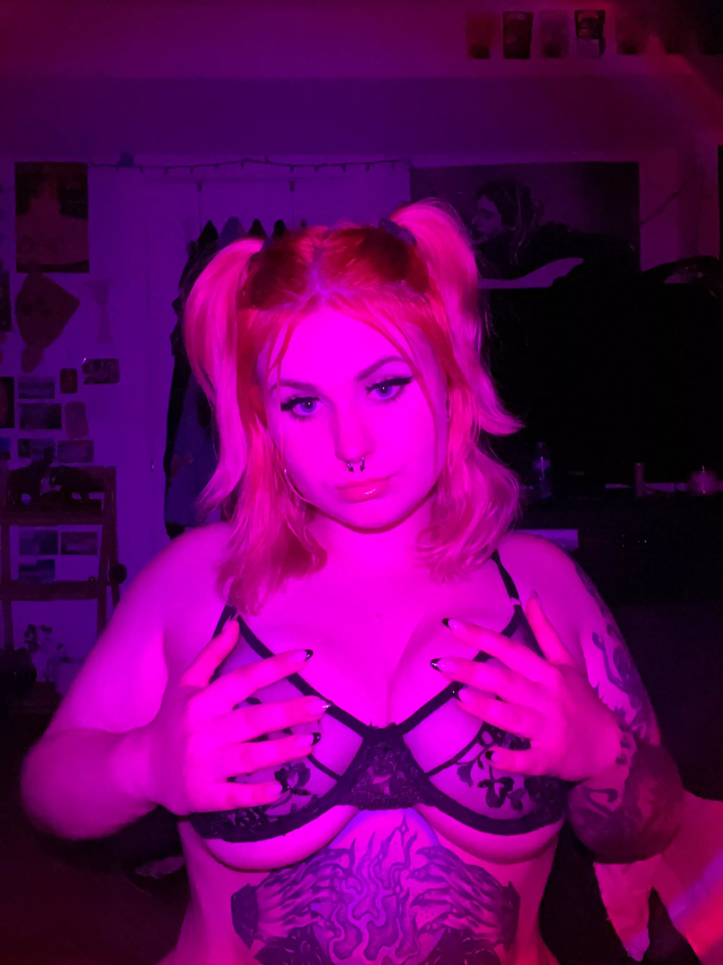 [image] I need a big load busted on my tits… or face🤭