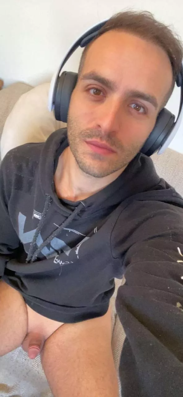 My Gaymer stance 🍤🤏🏽