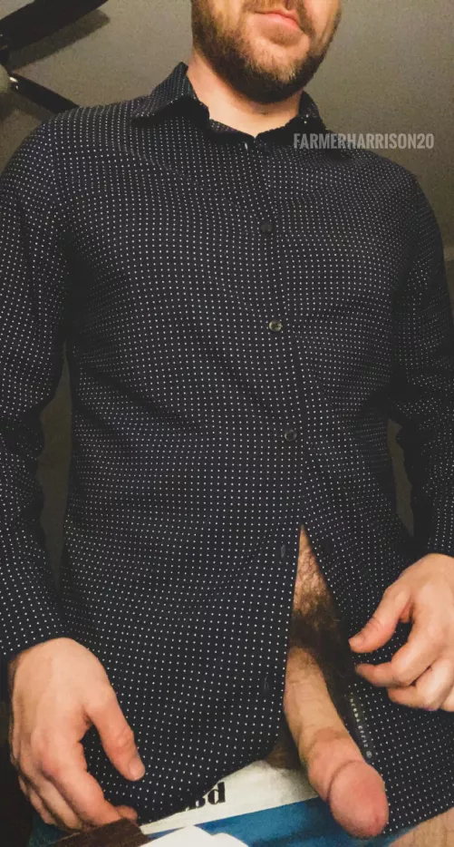 Need a bro to help me unbutton this shirt.. [32]