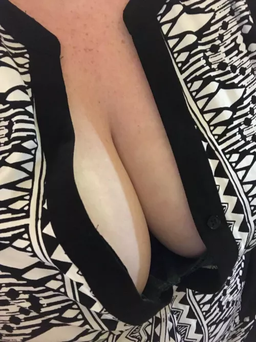 Should I leave the top button undone? 🤔 I’m hoping you’ll say no 😜