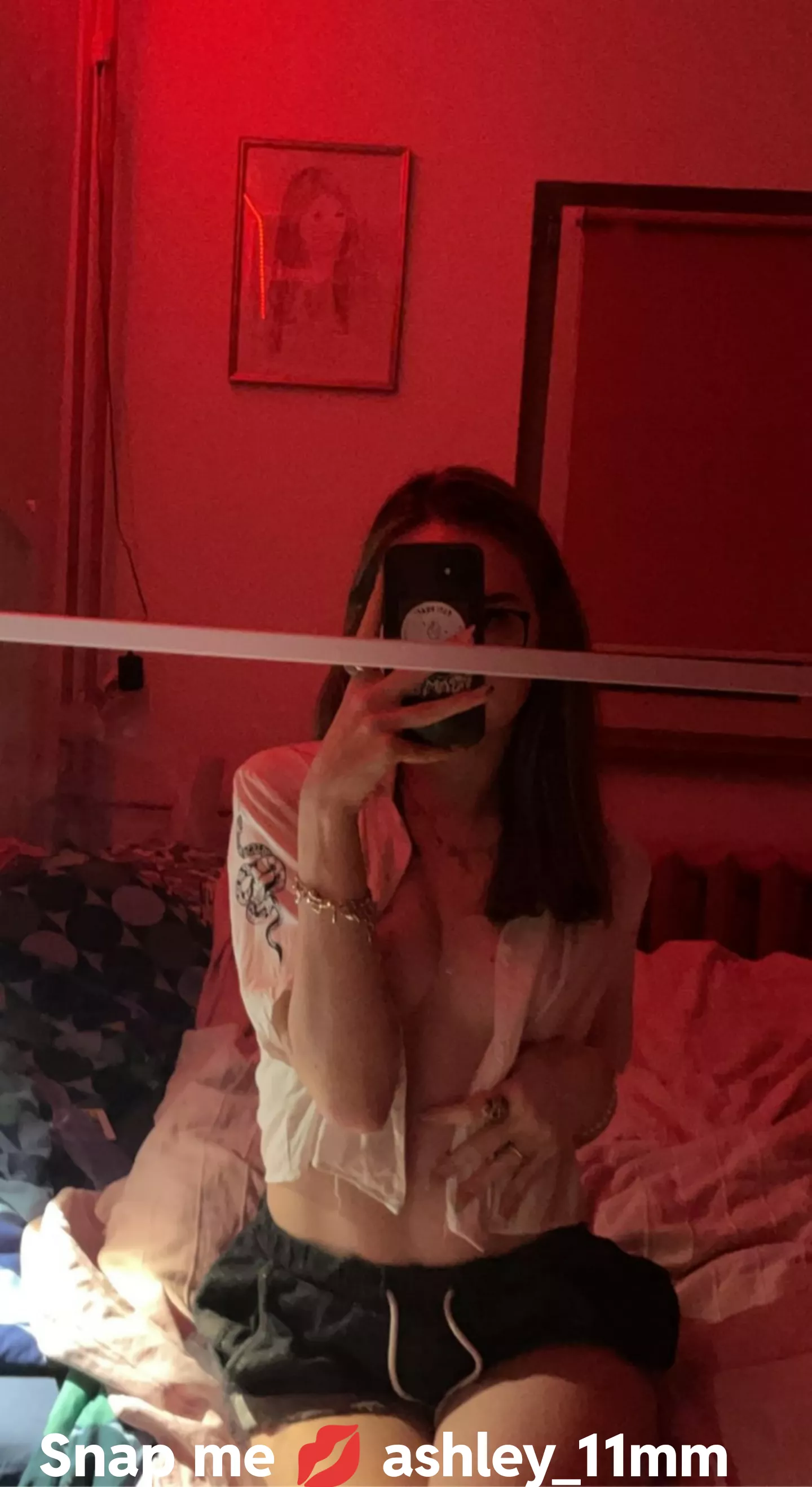 Snap me 💋 ashley_11mm22[F] the up arrow for a surprise in your DMs! 💕 l’m One of the girls that actually send