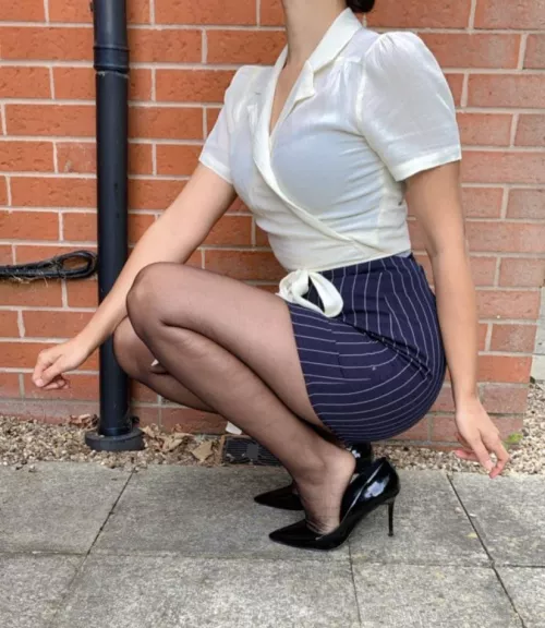 Snooki finally back! Someone is try to impersonating me! I am sorry guys this is real me here! Dm for prices x