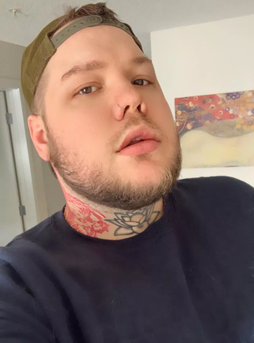 Someone want to play league or dbd?