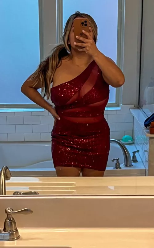 They say I’m sexy both clothed and nude