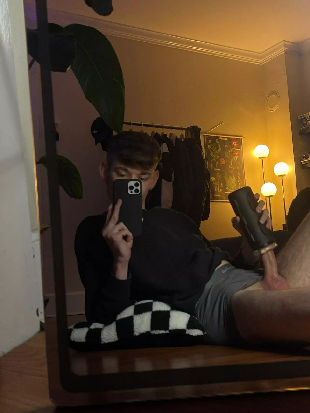 This toy feels amazing highly recommend watch my use it 😈🤤