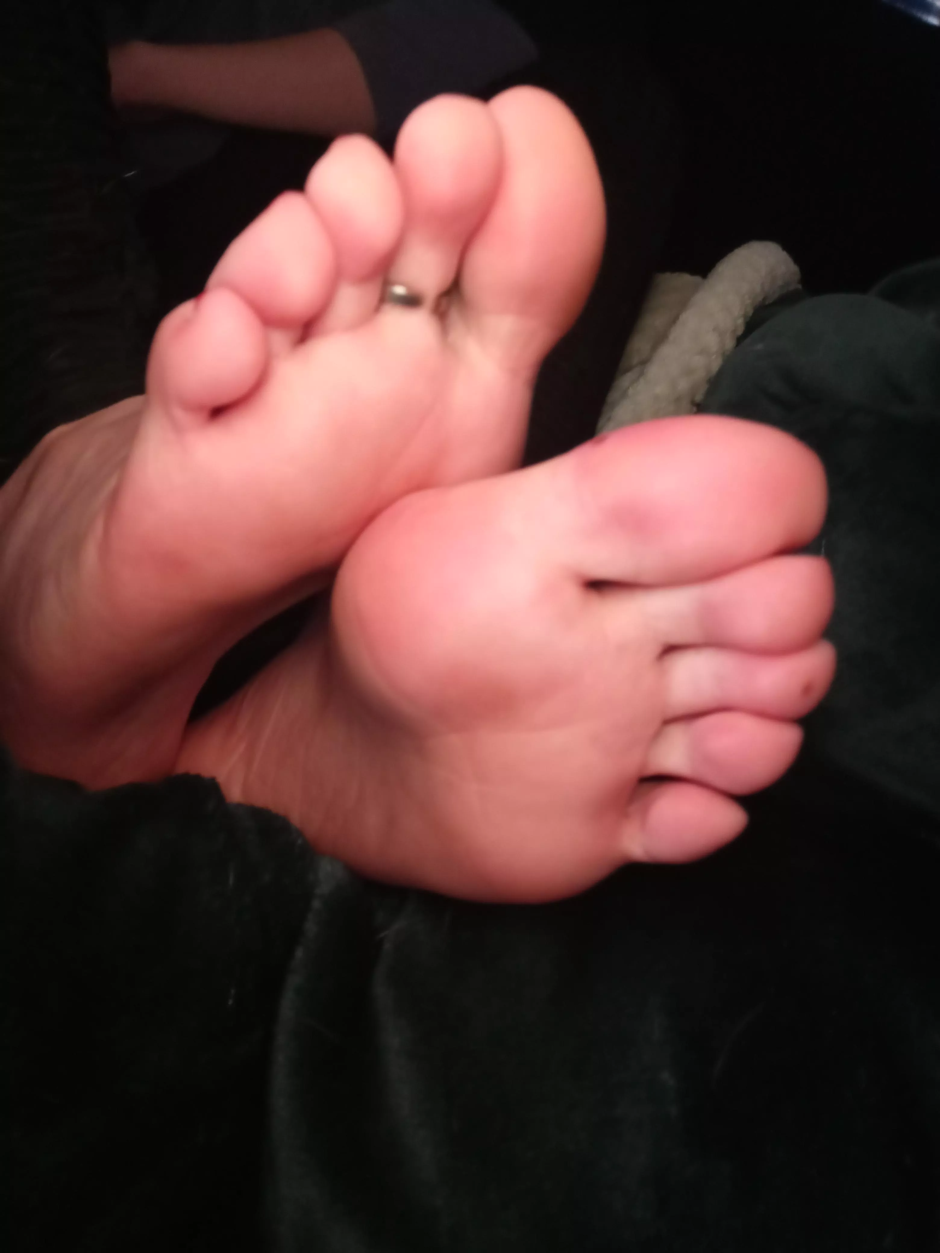 Toes and soles 😍