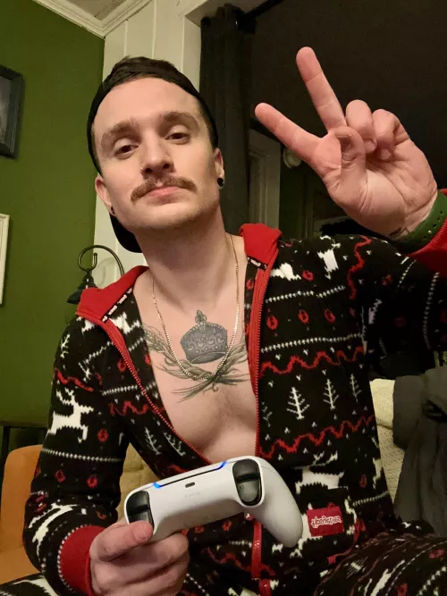 What's your go to comfort game(s)? Mine are Fallout 4 and Legend of Dragoon.