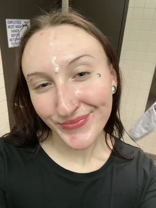 Would you bust on my face in the bathroom? 💦