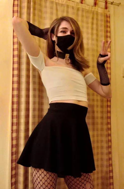 Would you give me headpats if i asked nicely? 🥺