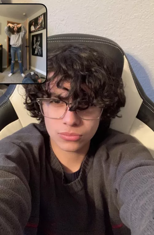 18 m big dicks or hot guys add me, I’m so horny rn @oliverc1522