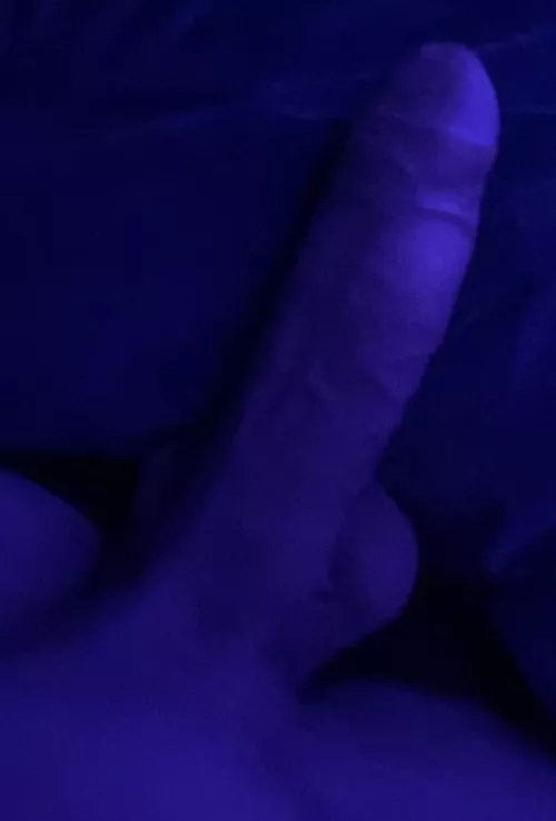 [18] My roommate accidentally saw it and liked it, so horny now