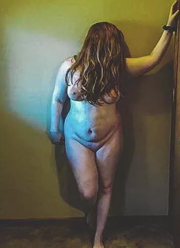 21 5’2 185.3 pounds feeling confident after becoming a momma