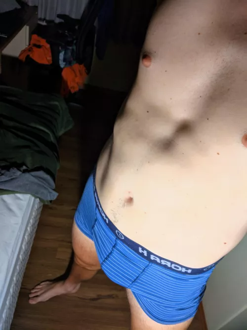 24m I like straight or bi guys but mostly just want to trade dick pics sc: yxnbr