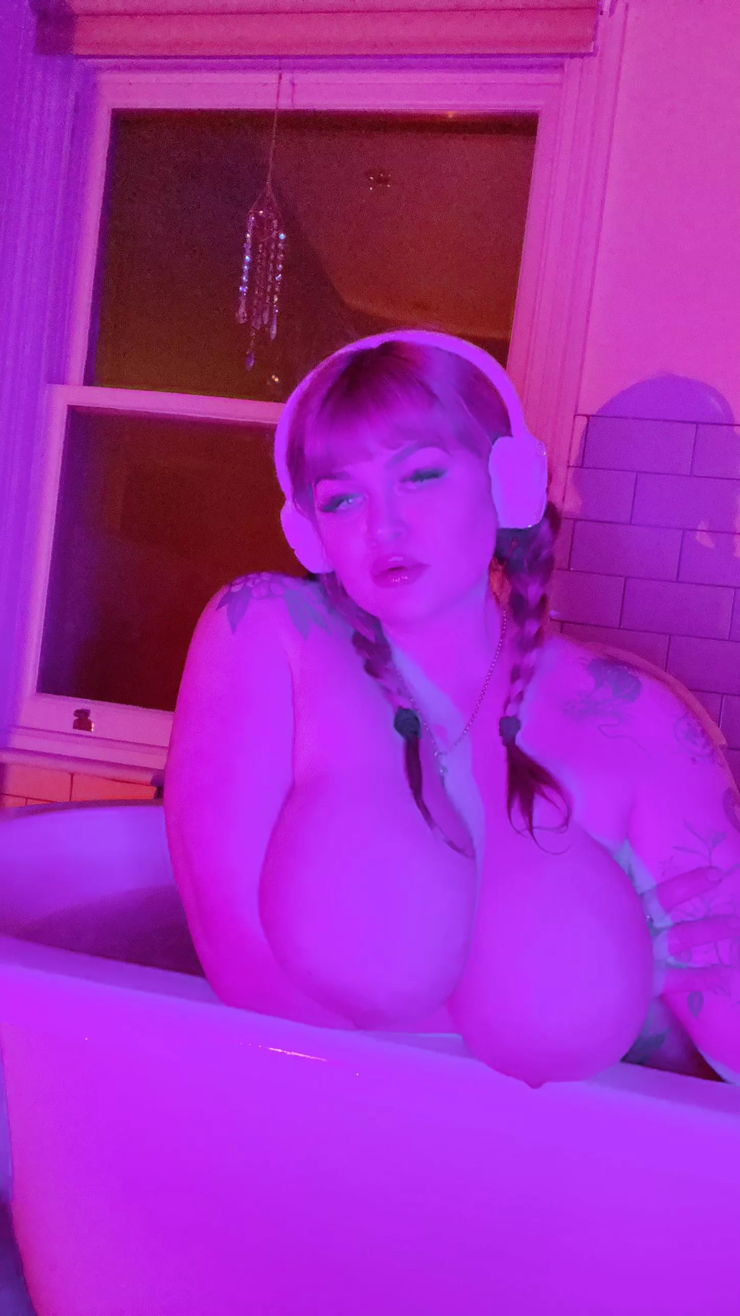 All wet and soapy, want to join me? 💦