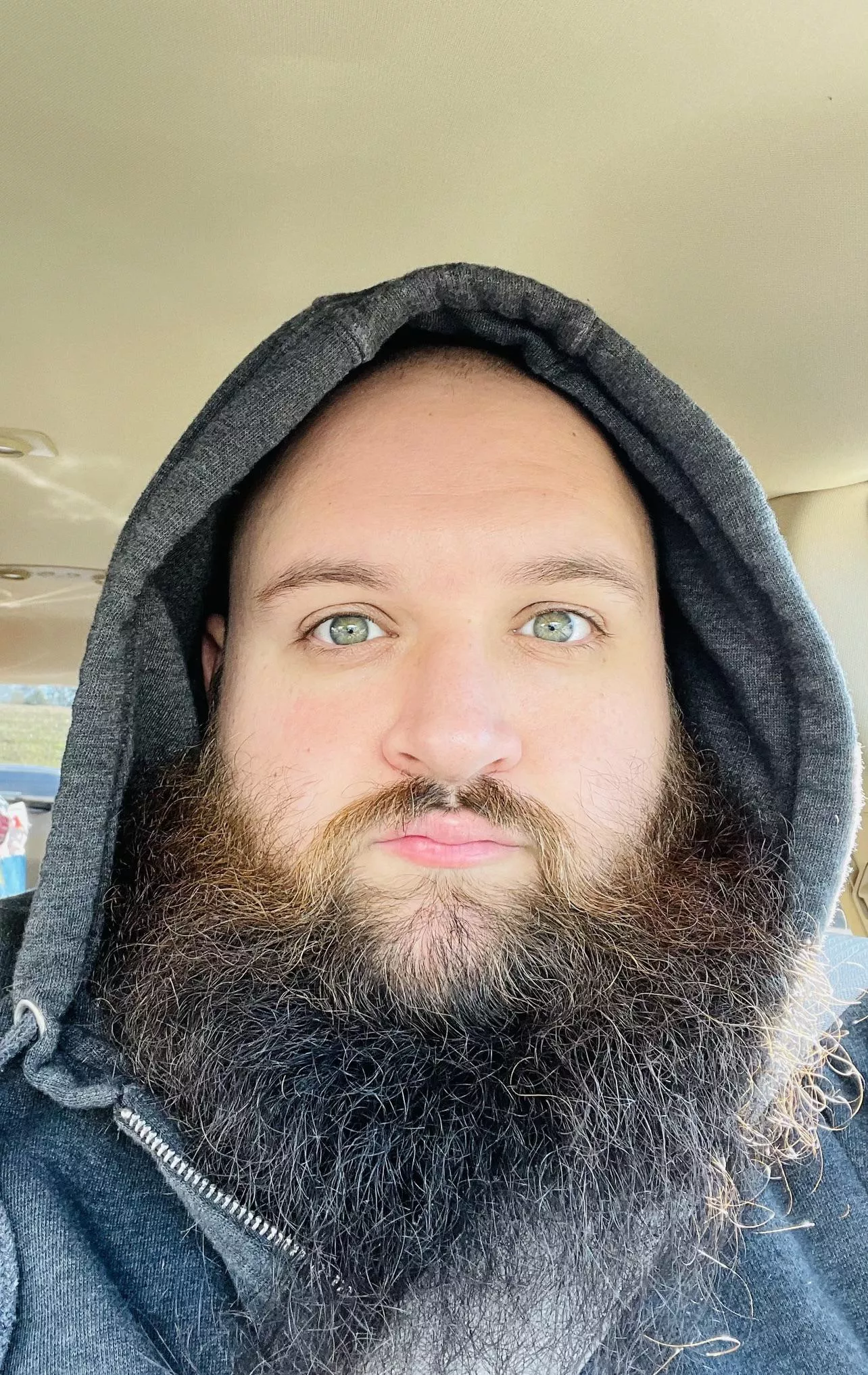 Are there actually any ladies in here that like big guys with beards like myself? Let’s chat. (31)