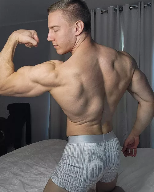 Back 💪🏼 or Ass 🍑 ?