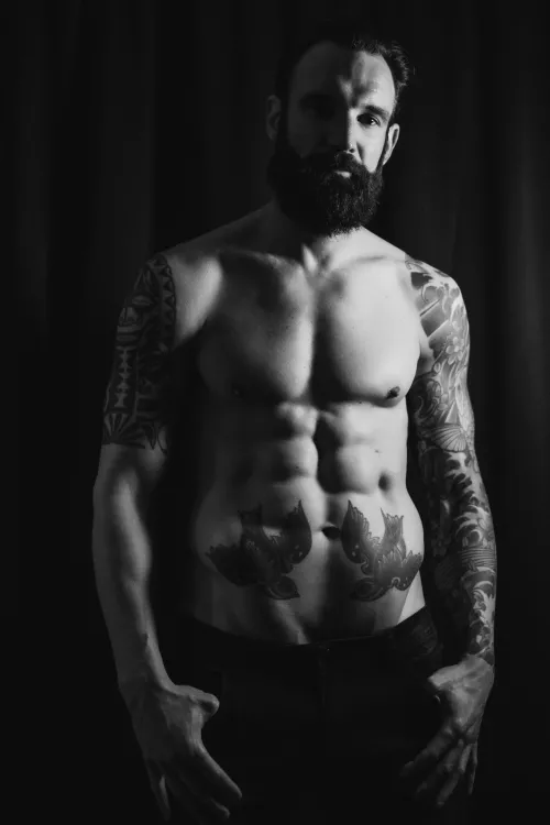 Black and white or color? Regardless these abs are crisp don't you think