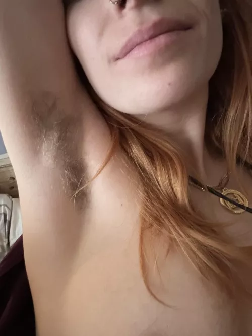 Blond haired and curly, cute right? Just imagine how it smells! 😍 You can get me a coffee and I’ll tell you all about it 😘