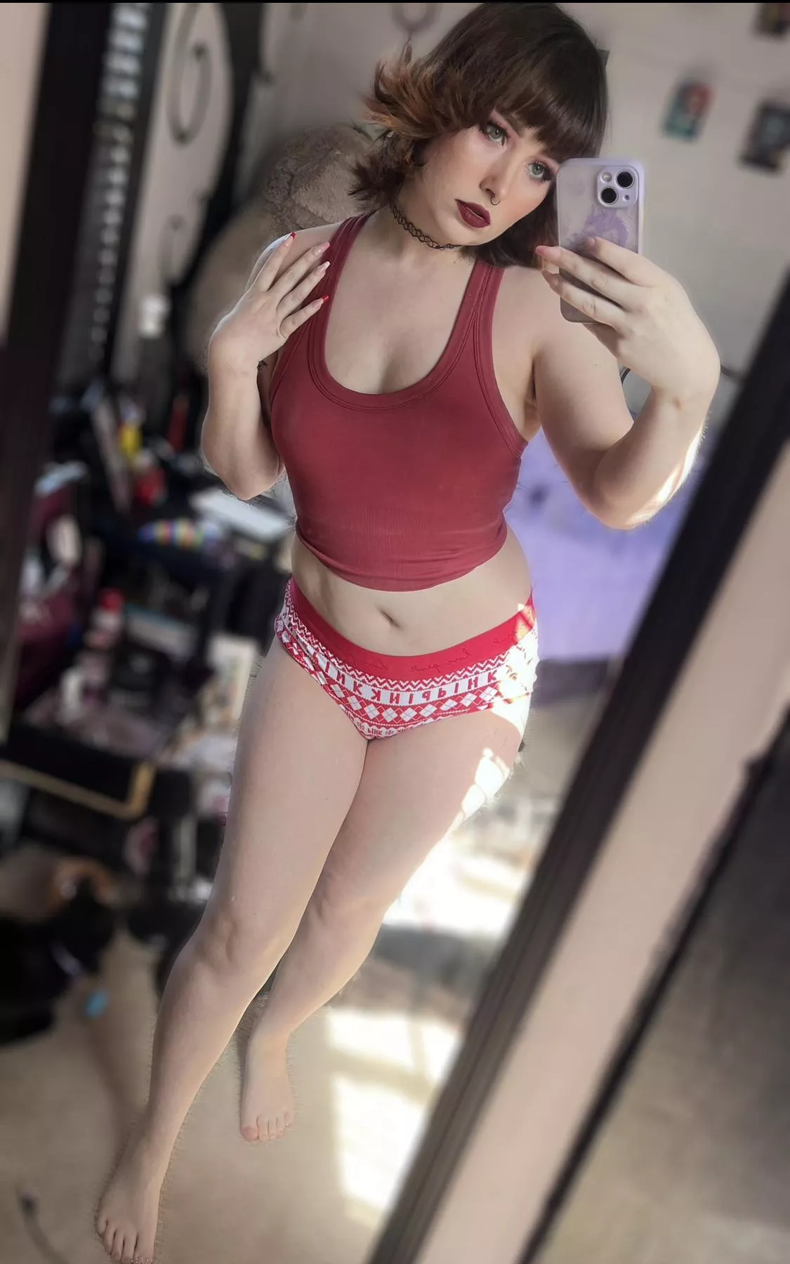 Can I squish you with these juicy thighs? ☺️💗