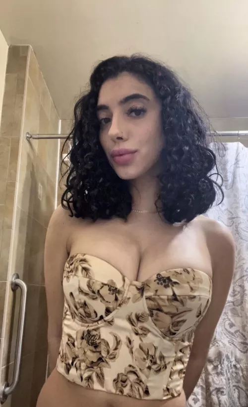 corsets were made for cleavage