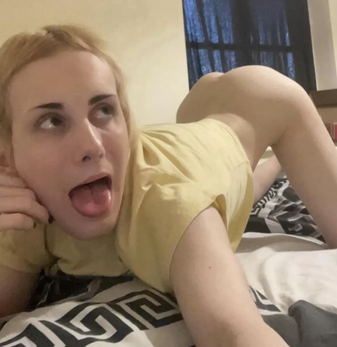 Cum in my ass daddy please 🥹