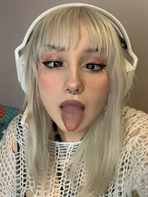 Cum right there! 🥵