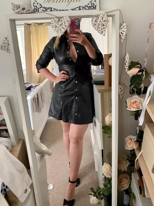 Curious couple keen to explore :) say hi